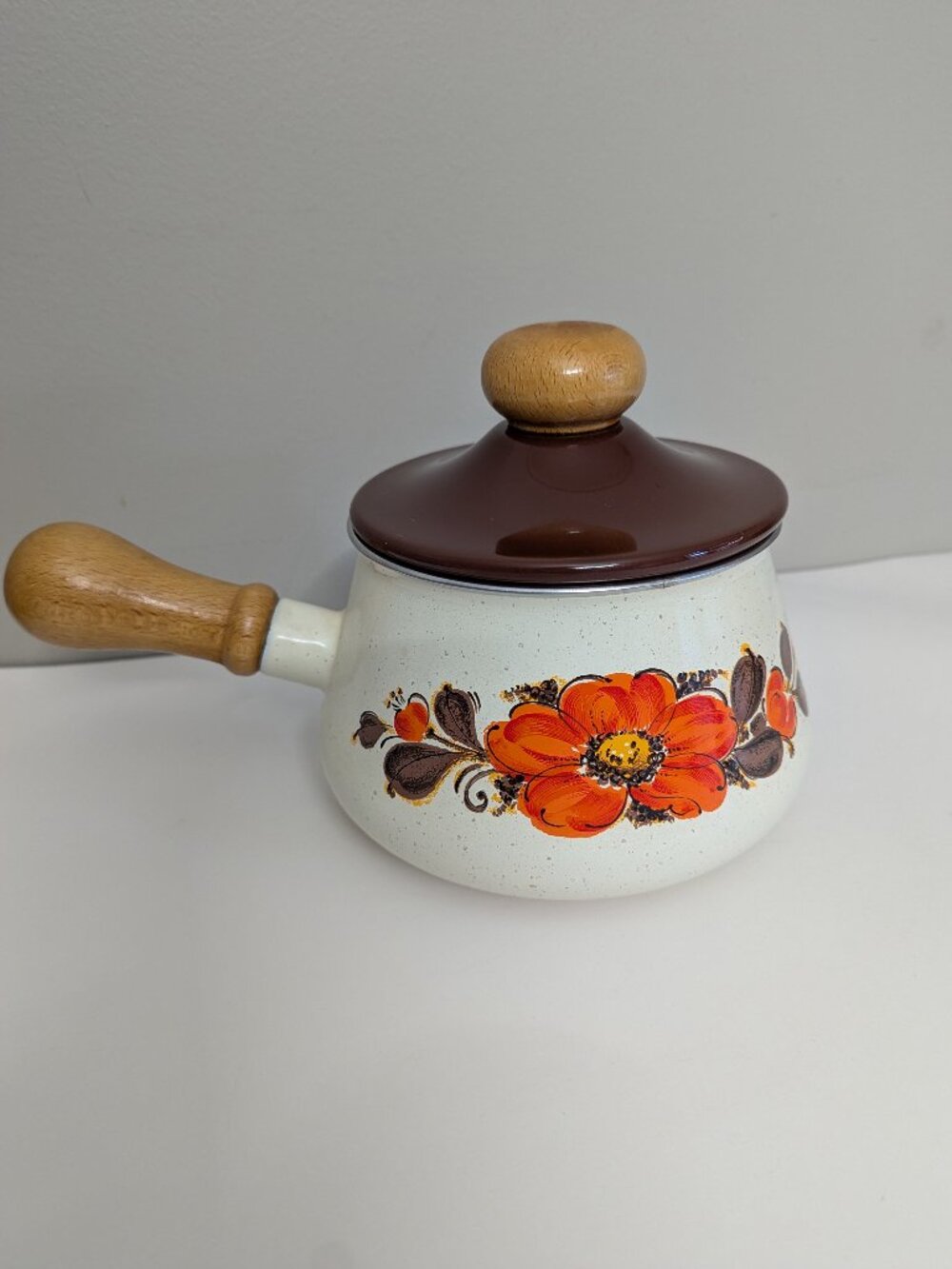 Vintage 70s Sankoware pot made in Japan - like new